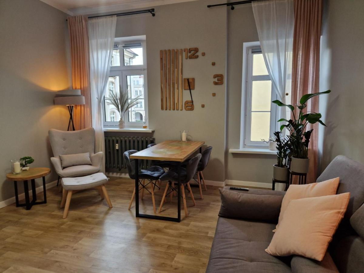 Apartament Ratuszowy Deluxe Jelenia Gora Bagian luar foto